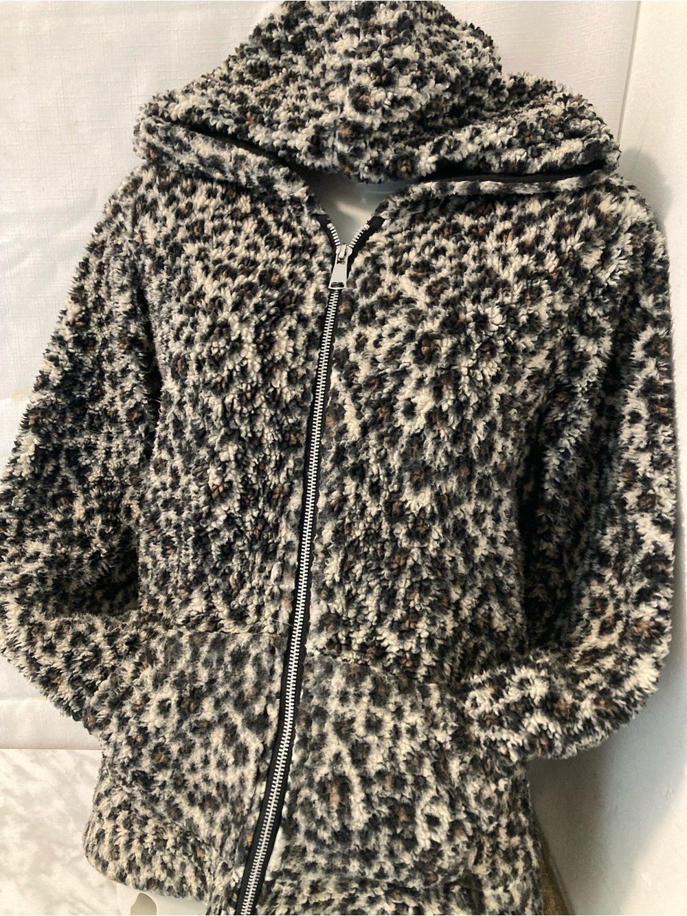 Ardene Y2K Leopard Print Fuzzy Zip Up Hooded Jacket Size S